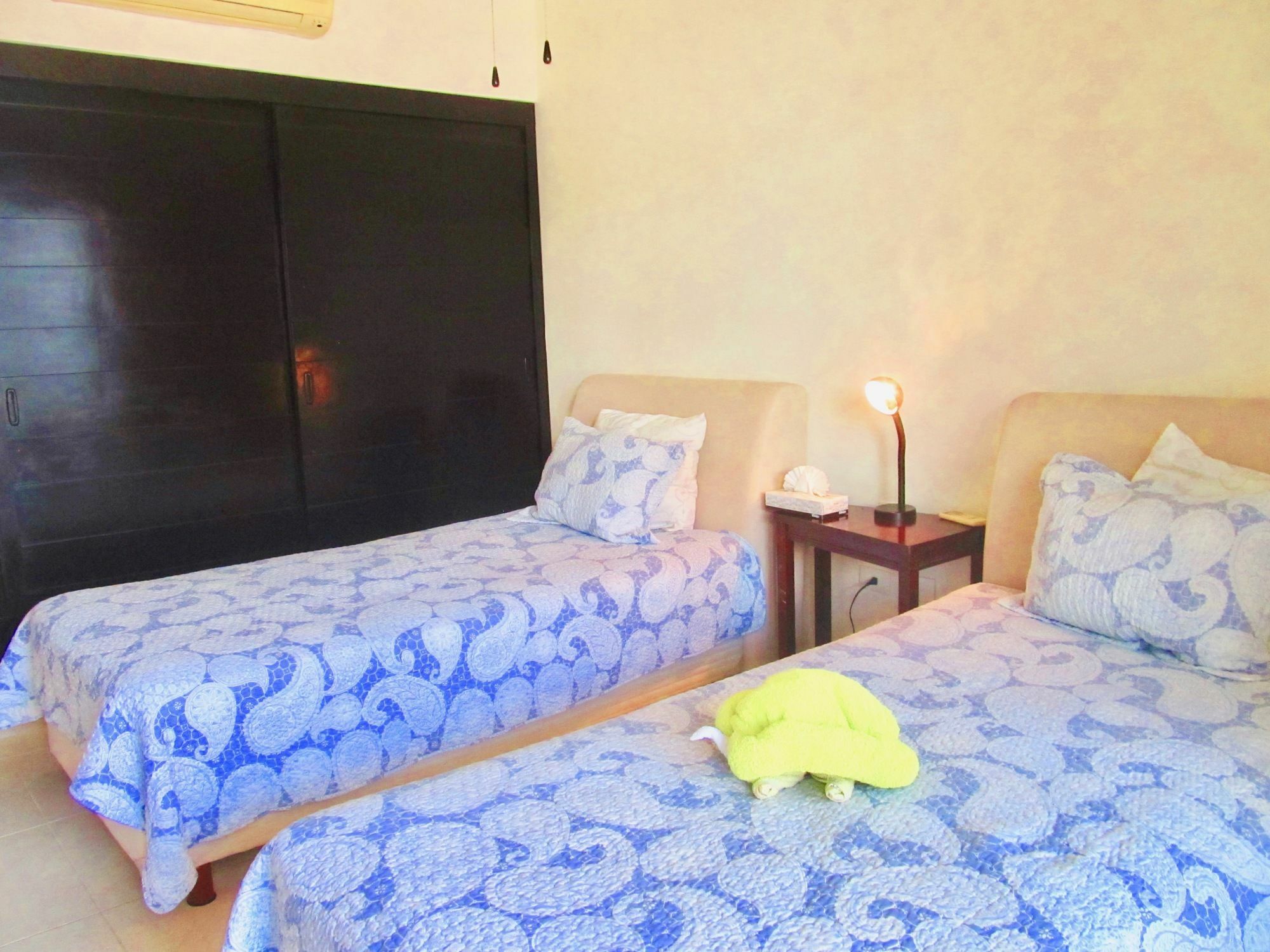 Aqua Terra - Quiet Condo For 4 Плая-дель-Кармен Экстерьер фото