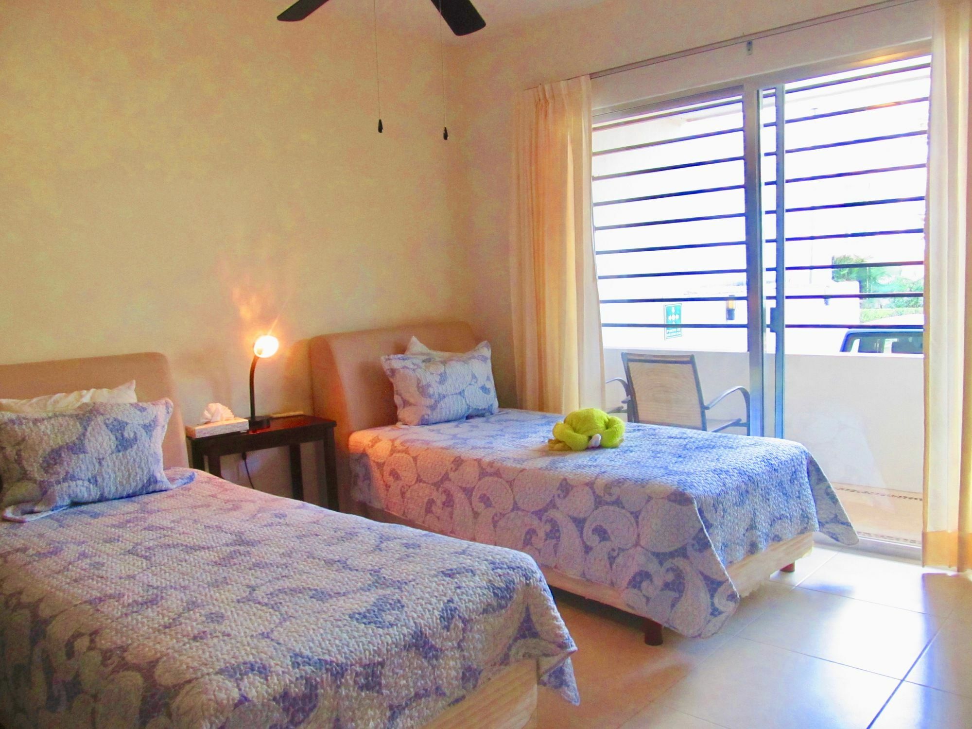 Aqua Terra - Quiet Condo For 4 Плая-дель-Кармен Экстерьер фото